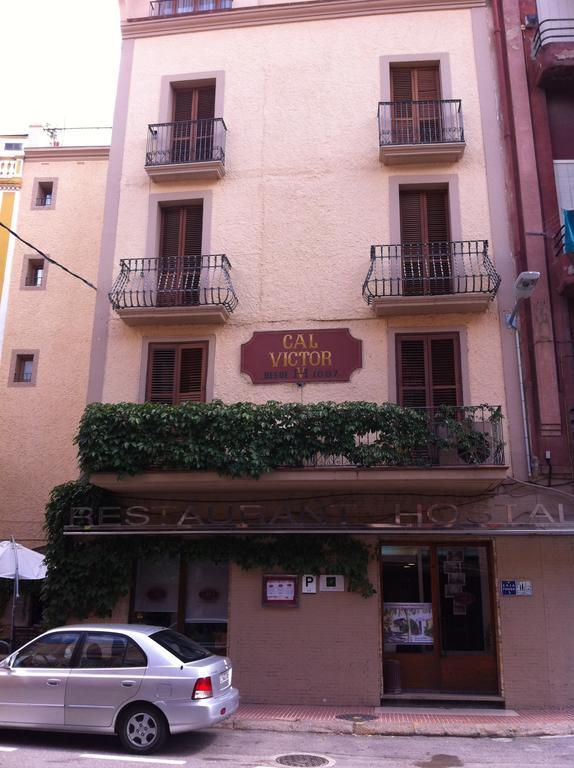 Hostal Victor Oliana Esterno foto