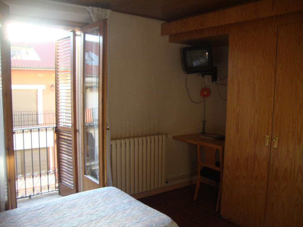 Hostal Victor Oliana Camera foto